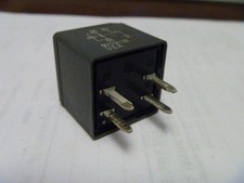 BUICK LACROSSE ELECTRICAL RELAY SIEMENS VF28-11F14-Z05 12193604 357643