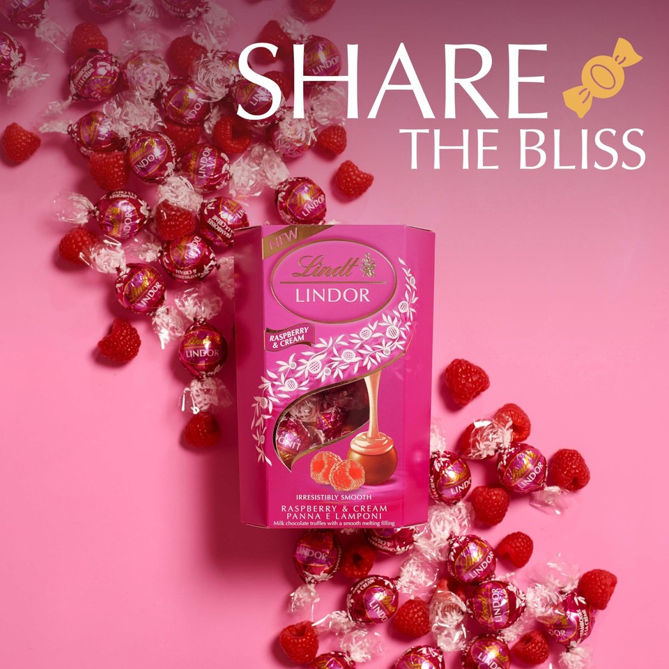 Lindt Lindor Raspberry and Cream Chocolate Truffles – 200g Box gift ...
