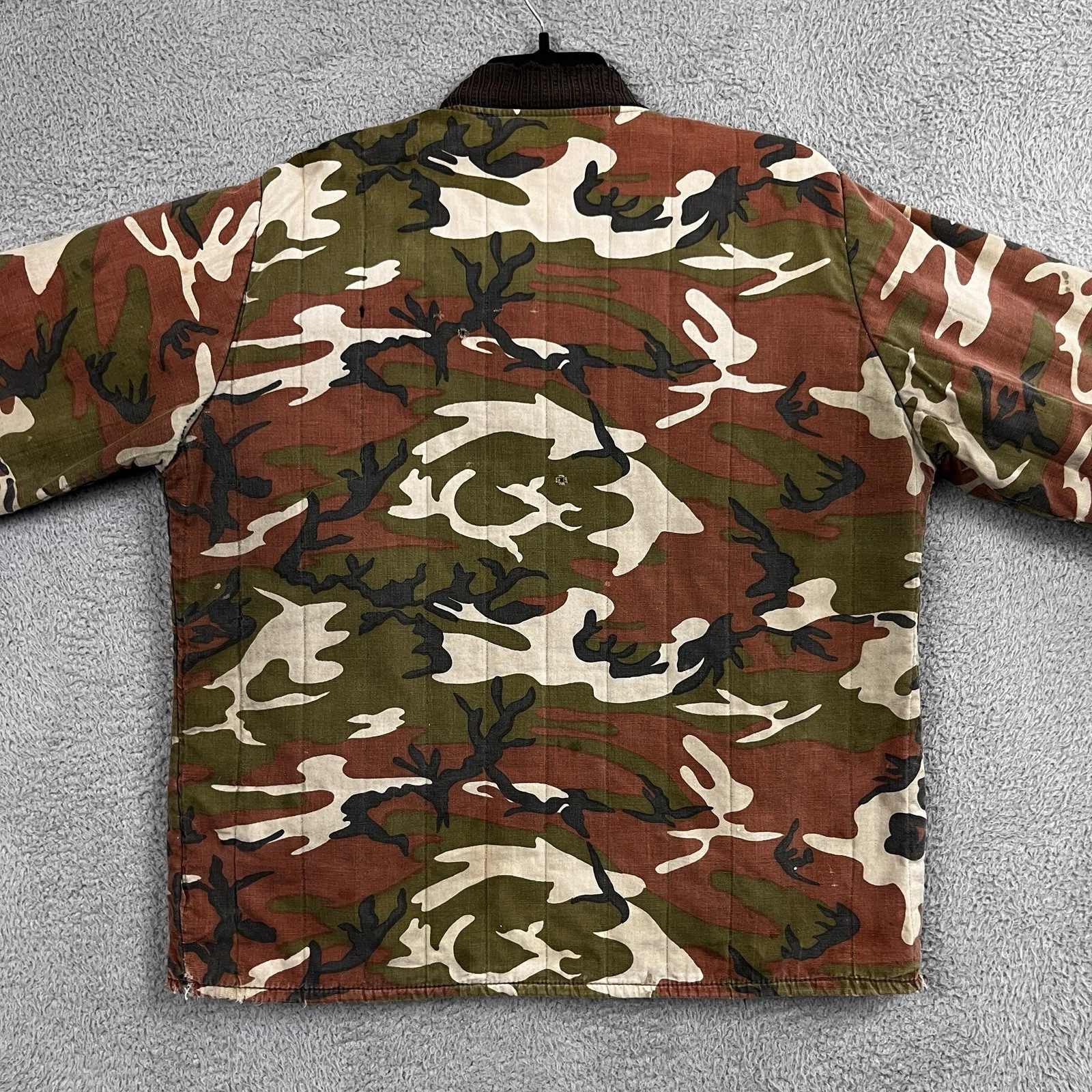 VTG Woodland Camo Quilted Work Jacket Hunting Streetwear Thrashed *Broken Zipper - product detail image 13