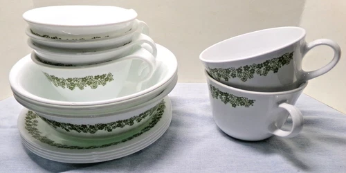 Corelle Vintage Spring Blossom Crazy Daisy Dinnerware 13 pieces