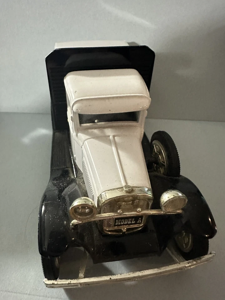 Liberty Classics Limited 1:24 литая под давлением белая модель банка AG One Ford - Изображение 3 из 3