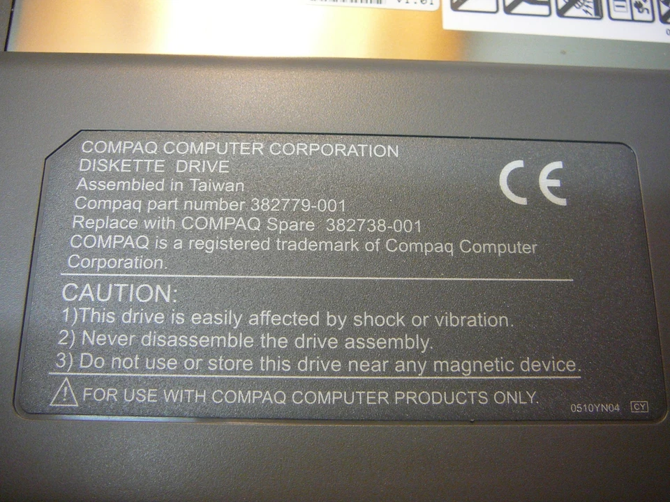Unidade de disquete COMPAQ 382738-001 1.44 para Prosignia Notebook Series **NOVO**  - Imagem 2 de 4