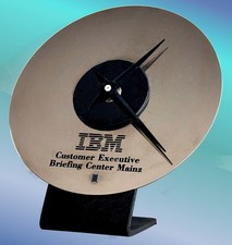 IBM CD-Uhr - Werbe Stand Quarzuhr Tischuhr Schwarz Edelstahl Unikat Selten