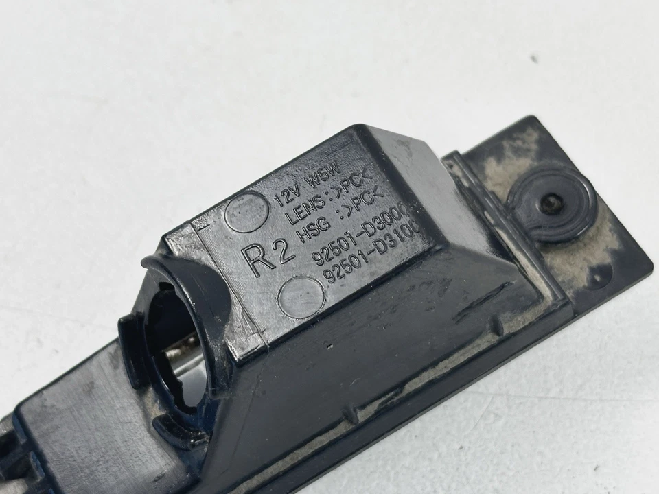 HYUNDAI TUCSON 15-18 OFFSIDE RIGHT REAR NUMBER PLATE LIGHT LAMP OEM 92501-D3000 - Image 4 of 4