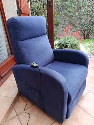 Fauteuil releveur électrique, 2 roues siège à micro-ressorts doux, bleu - Photo 1/4