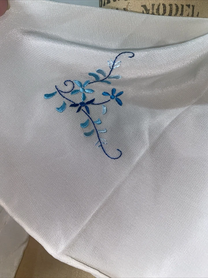 100% шелк вручную синий цветочный вышитый квадратный шарф винтажный свернутый подол 32 «x 30» - Изображение 4 из 4