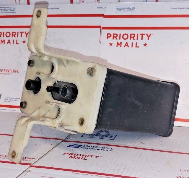 00 01 02 03 04 05 MITSUBISHI GALANT Eclipse Vapor Canister Fuel Emision