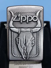 Zippo 20286 Bull Skull Emblem Street Chrome