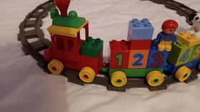 Duplo Number Train 10558 with Circle Rail