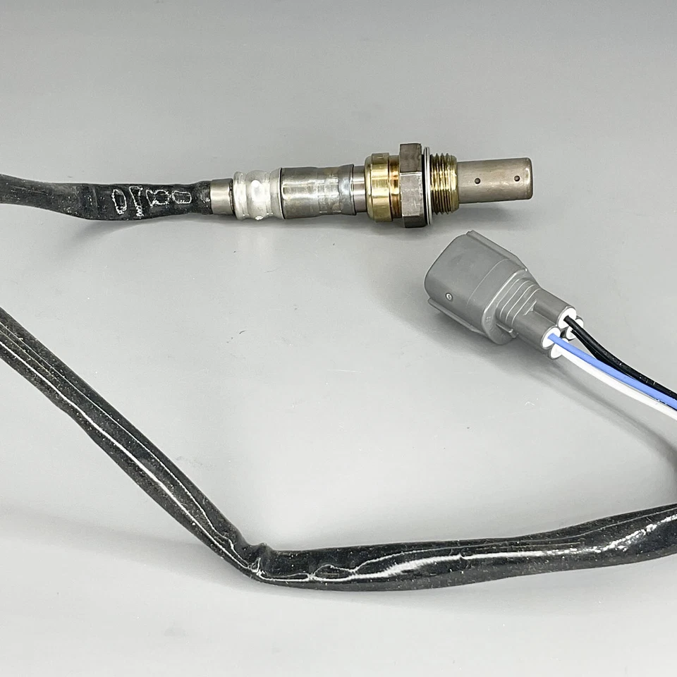 OE Bosch 13733 Oxygen Sensor  For 1999-2003 Toyota Camry Subaru Outback Solara - Image 4 of 4