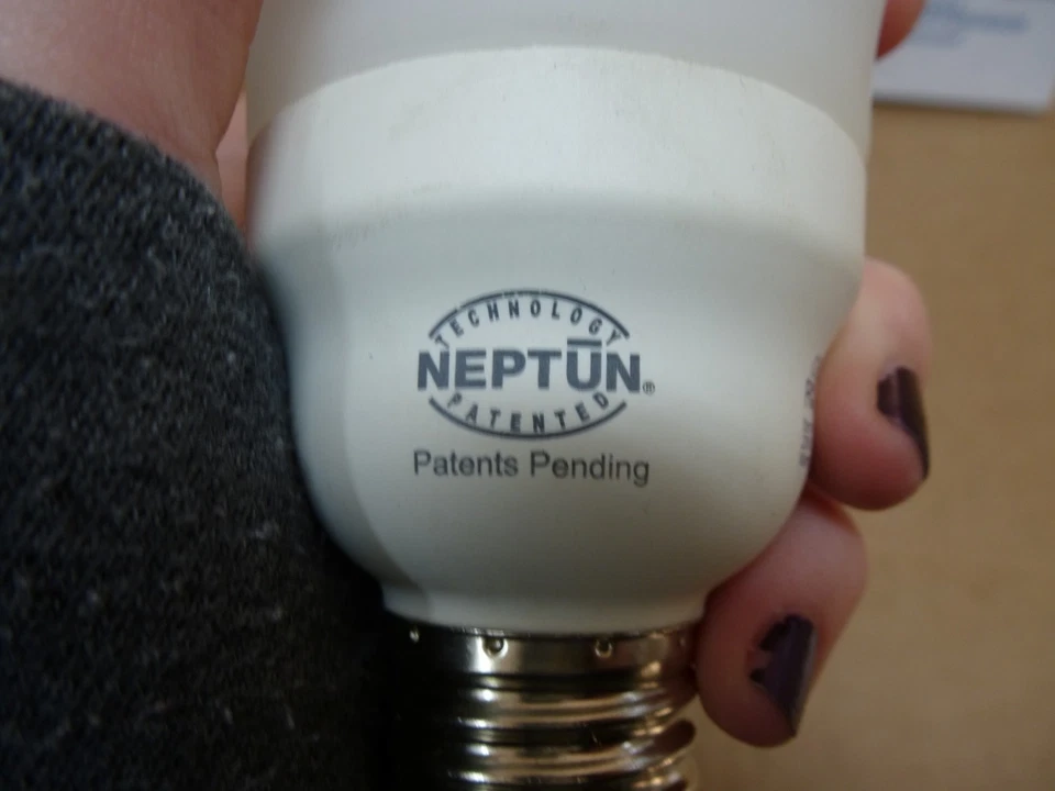 4 Pack 20 Watt A21 Neptun CFL 2850K Long Life Indoor/Outdoor Energy Saver - Image 3 of 3