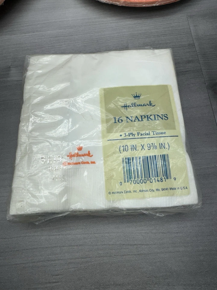 Vintage Halloween Party Supplies Dinner Dessert Plates Napkin Made in USA Sealed - Image 2 of 4