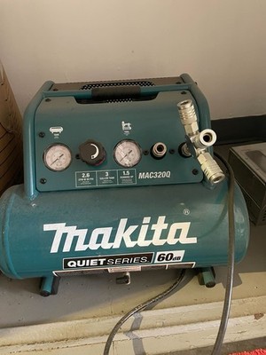 Makita MAC320Q Quiet Series 3 Gal Portable Air Compressor + Accessories