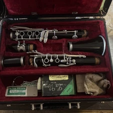 Vintage H Selmer Paris Clarinet W/Case. Needs Some TLC/Cleaning UNTESTED