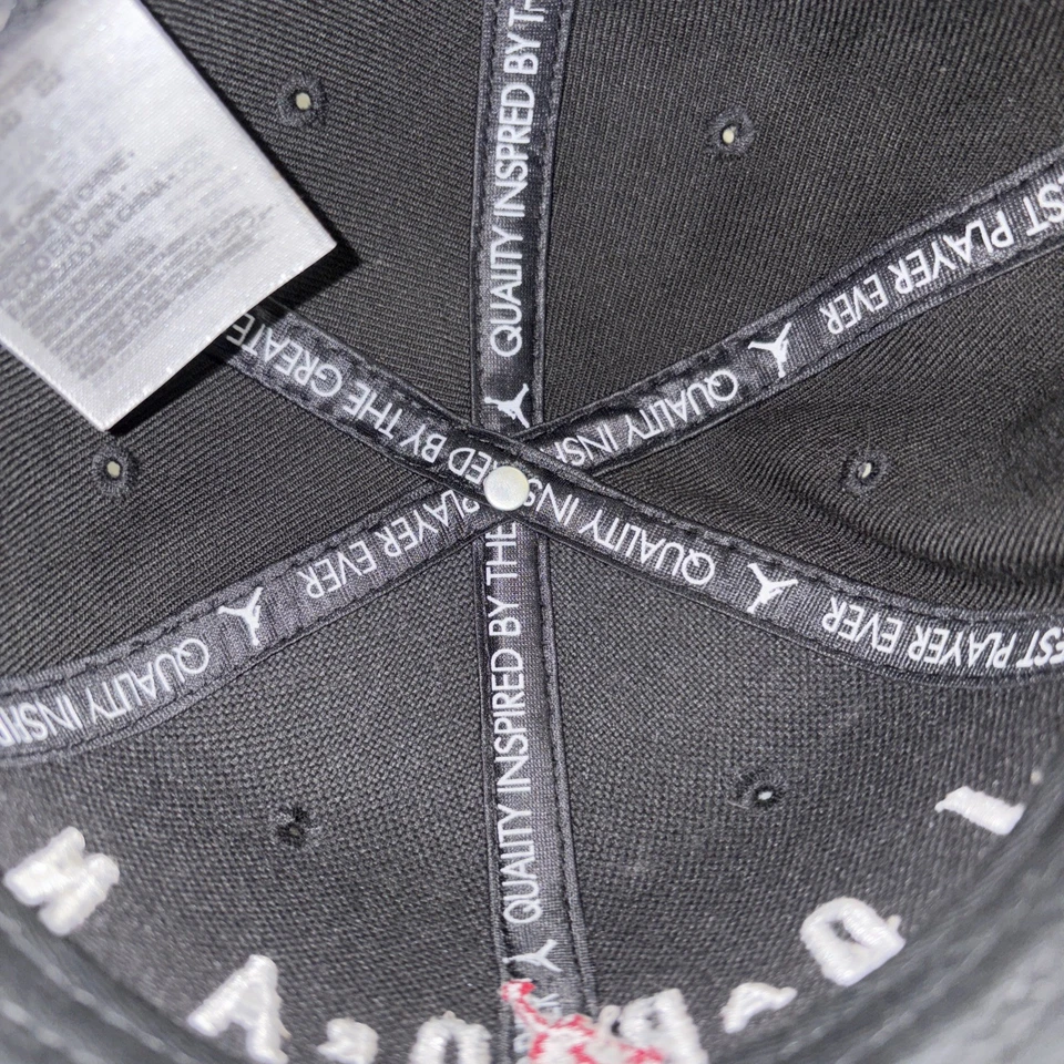 Gorra Air Jordan Juvenil Bordada Rojo Logo Jumpman Snap Back Gorra Rígida Usada en Excelente Condición Foto 3 de 4