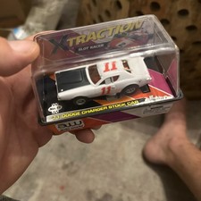Nos 07 Autoworld R3 White 71 Charger Stock Xtraction Slot Car with Rare RED