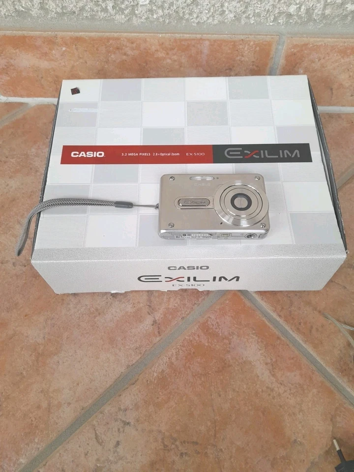 Casio Exilim EX-S100 Digitalkamera Digital Kamera Kompakt - Bild 2 von 3