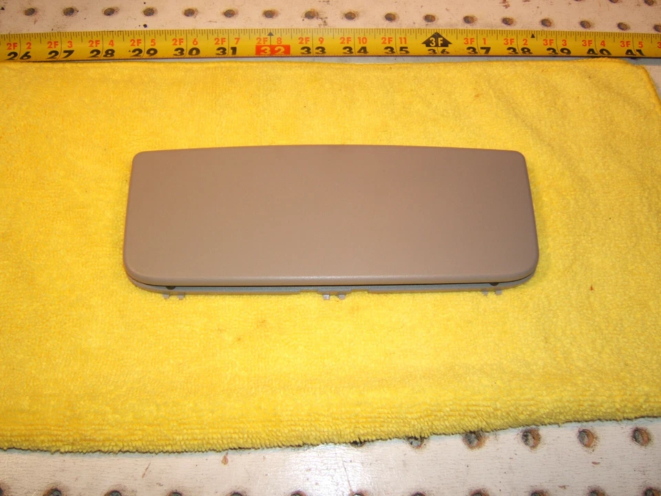 Volvo V50 2007 Parasol iluminado L o luz derecha GRIS espejo OEM 1 cubierta solamente Foto 2 de 4