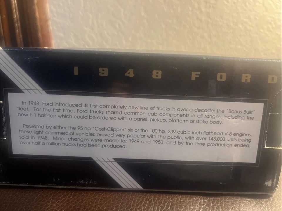 Ford Liberty Classic 1948 edición limitada fundido a presión coleccionista True Value  Foto 3 de 4