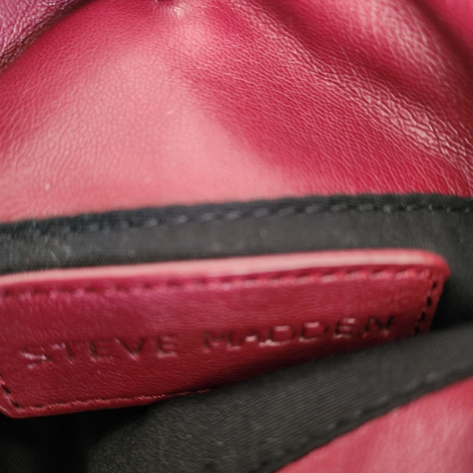 Steve Madden Crossbody Quilted Bag. Vegan Quilted Leather, Burgundy. - Image 4 of 4