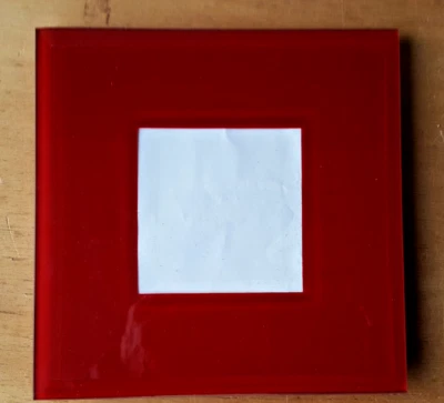 pc17 Cadre pour photo en verre rouge avec support à l’arrière pour le poser - Photo 1/4