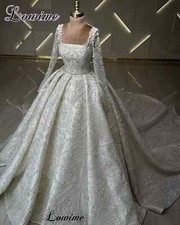 Luxury Beaded Wedding Dress With Long Train Square Neckline Chapel Wedding Gowns