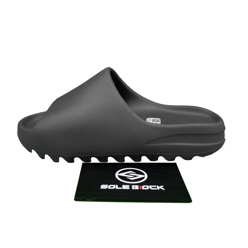 NEWAdidas Yeezy Slide - EVA Construction for Comfortable, Non-Slip Wear - Picture 2 of 13