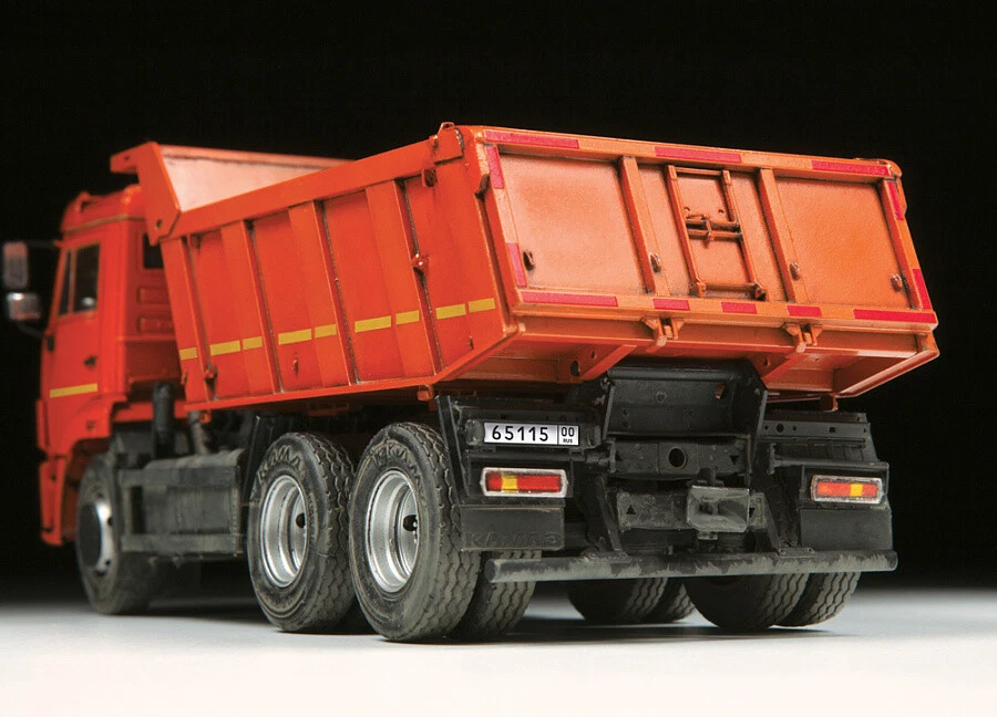 Kamaz-65115 Dump Truck Camion 1:35 Plastic Model Kit ZVEZDA - Immagine 4 di 4