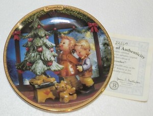 Hummel Season of Joy December Calendar 5.75/" Plate J 1999 Bradford Exchange M