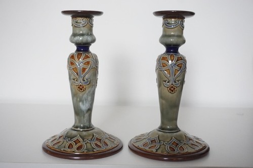 Pair Royal Doulton Lambeth Candlesticks - Art Nouveau - Louisa Wakely - c.1905 - Picture 7 of 12