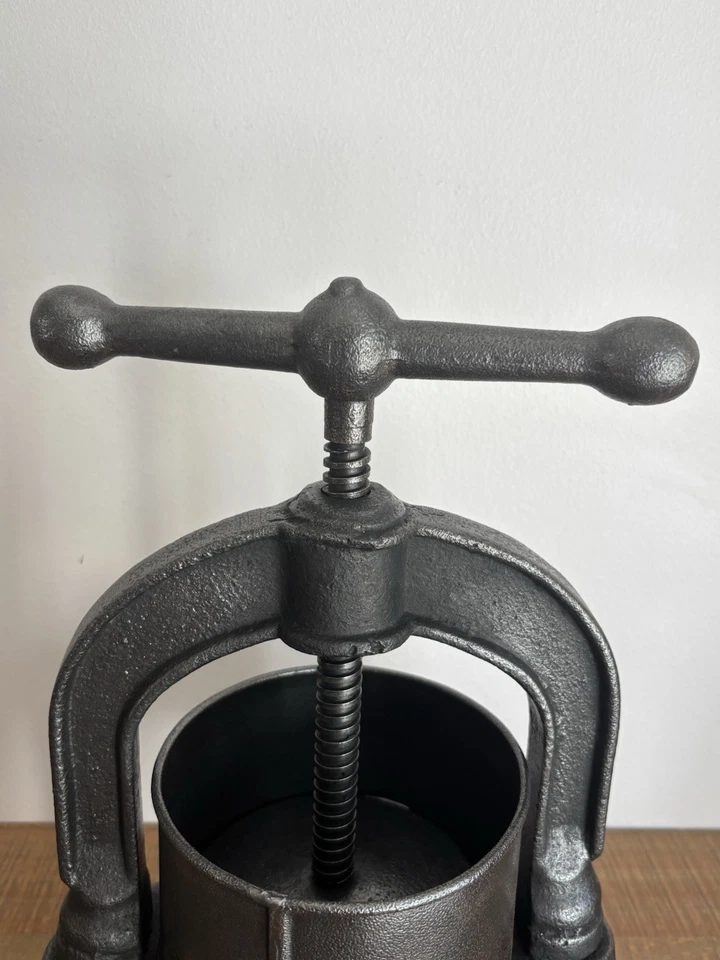 Ancien Petit Pressoir en Fonte à Fruits - À Vis - Vintage - Photo 3/4