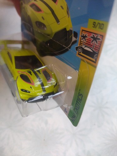Hot Wheels Aston Martin x3 Vantage GTE / V12 Speedster x2 HW Exotics Post Deal - Picture 8 of 24