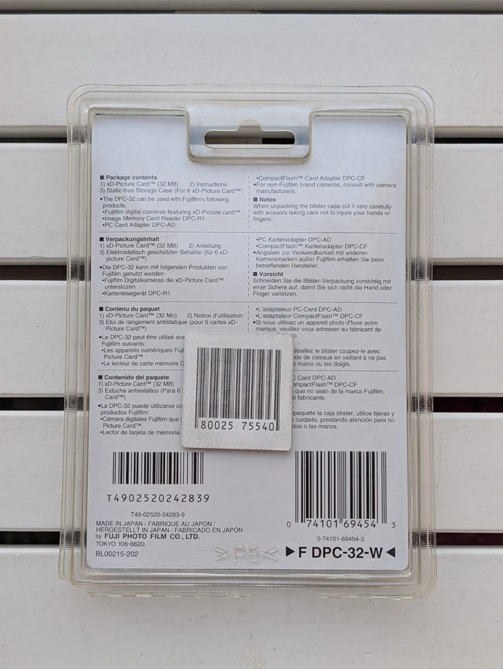 Fujifilm xD Picture Card 32MB Camera Memory Card (Also Fits Olympus) New Sealed! - Image 2 of 2