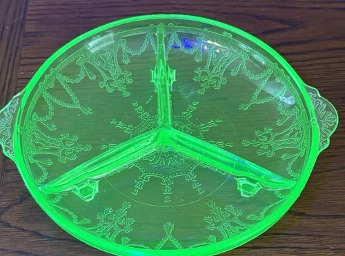 Vtg Anchor Hocking Cameo Ballerina Glass Divided Footed Relish Dish Uranium