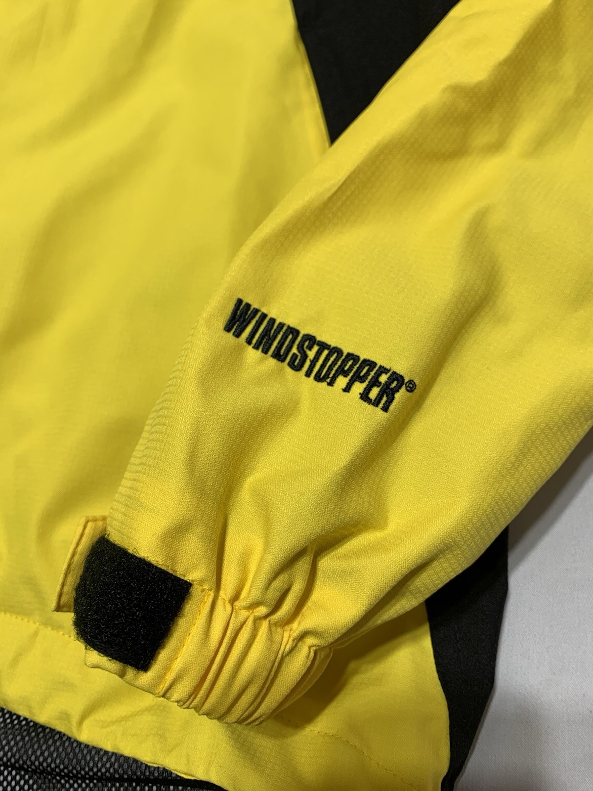 Runners World Windstopper Softshell Jacket Remova… - image 5