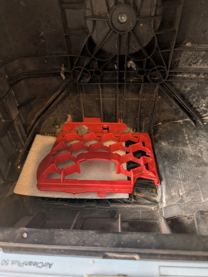 MIELE Compact C2 Cat and Dog PowerLine Cylinder Vacuum Cleaner - MISSING PARTS - Image 4 of 4