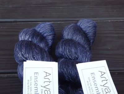 Artyarns Ensemble  4 - 2 hanks - 903 navy tonal, 80 gr., 200 yds. Silk/Cashmere - Photo 1/2
