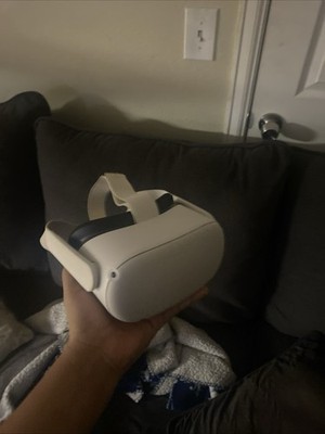 Meta Quest 2 256GB White Virtual Reality Gaming Accessory Occasionally Used