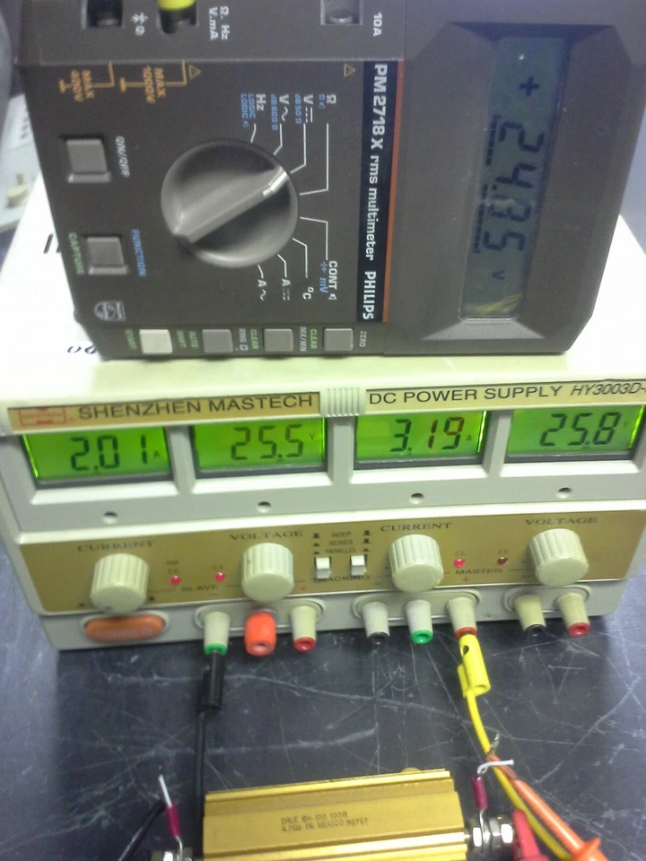 Fuente de alimentación de laboratorio Salidas de alta potencia 0-30V 0-3A +5V@3A 200W LCD 60V 6A máx. Foto 2 de 4