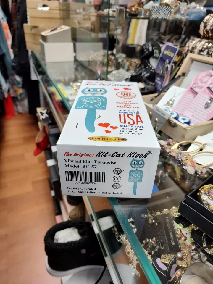 Classic  KIT KAT CLOCK -Full Size - 15.5"- MADE IN THE USA   TURQ. - Image 3 of 3