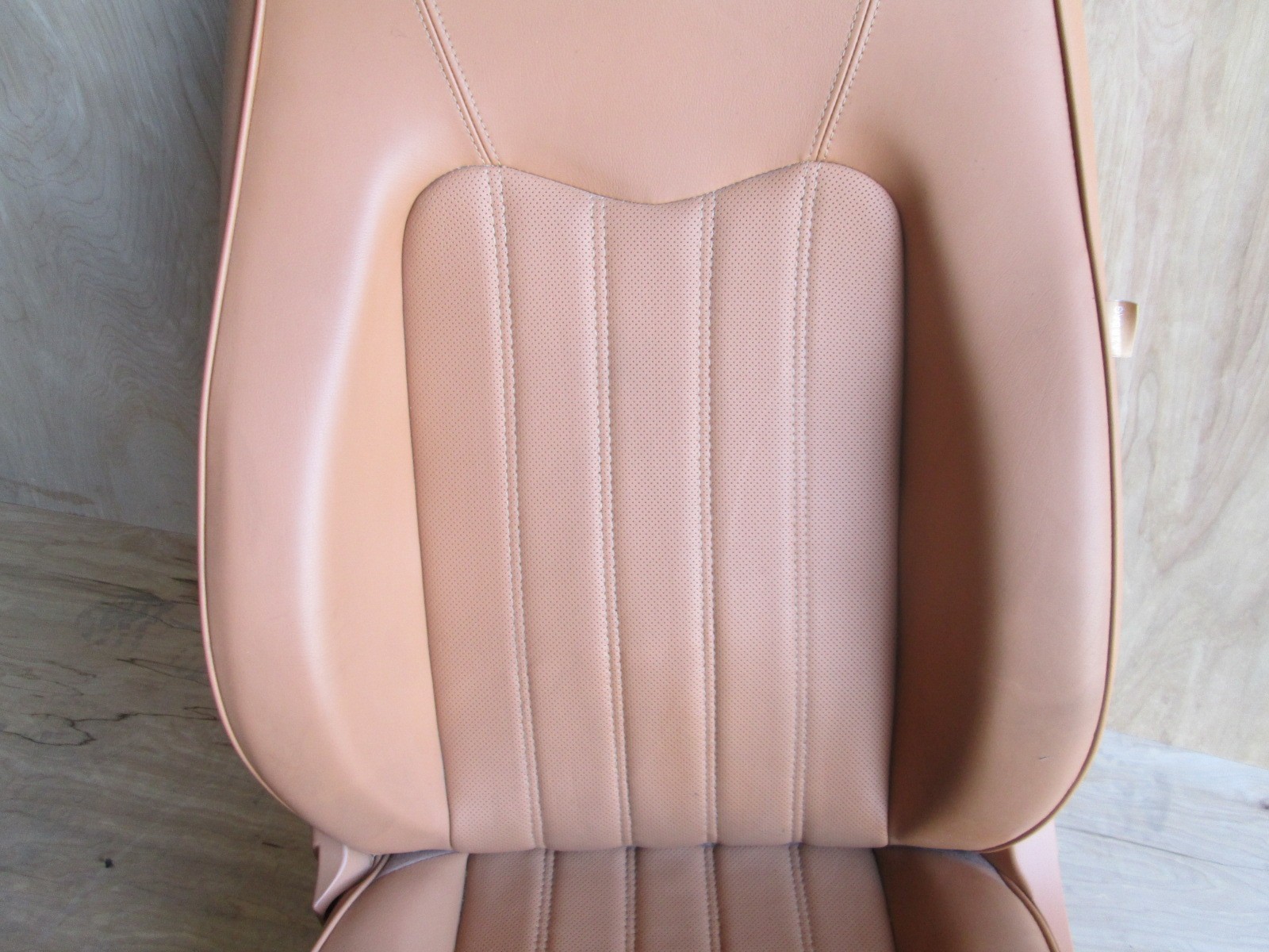 Maserati  Quattroporte -  LH / Driver Seat (beige) w/ Rails / Guides - Heated