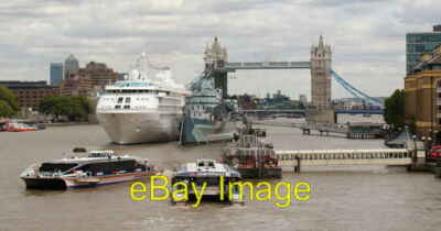 Foto 6x4 geschäftige Zeit am London Bridge Pier Thames Clipper "Meteor&quo c2009