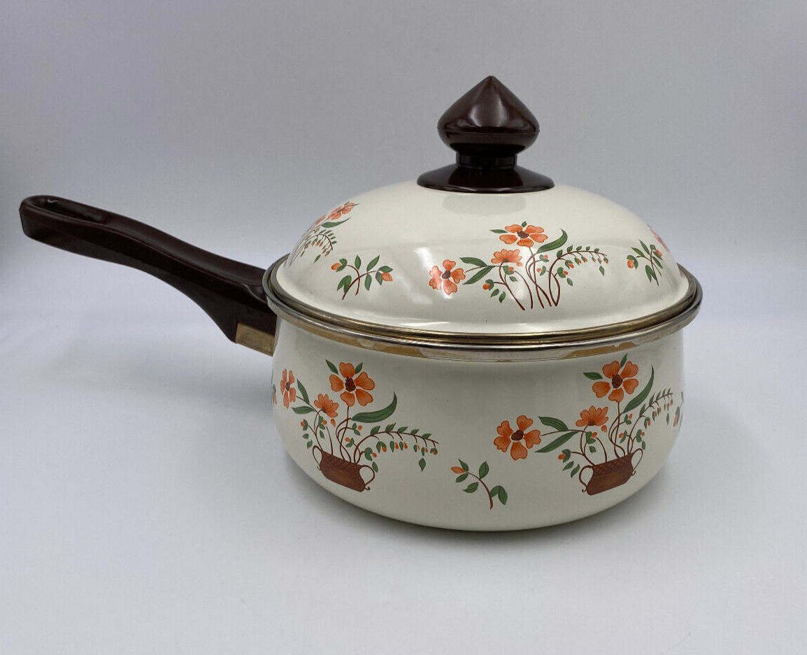 Vintage Countryside Collection JMP Japan Enamel Medium Pot w/ Lid