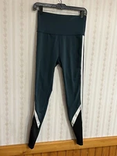 Ebb and Flow Leggings Women’s Size S Green Poly Spandex