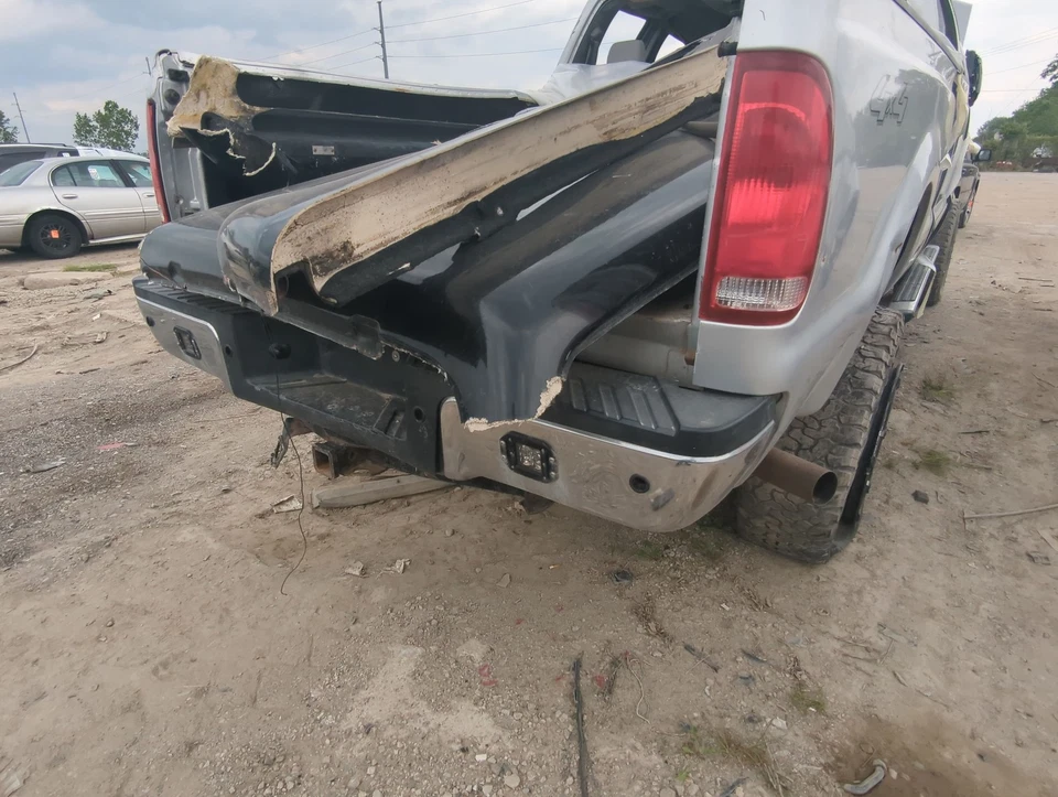 1999-2007 Ford F-250 Super Duty Rear Bumper Assembly Oem BCJVO - Imagem 3 de 4