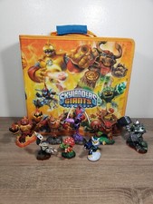 Skylanders Giants Storage Carry Case with 8 Figures. 2012. Lot