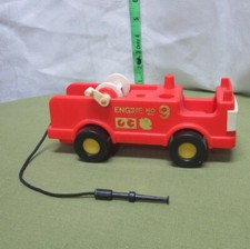 WANNABEES red Fire Engine 9 toy vehicle Gabriel beat-up 1975 rare w/ hose