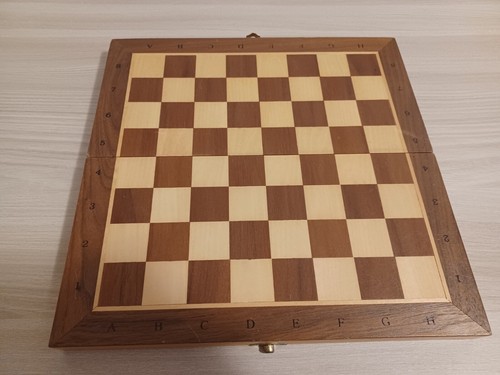 scacchiera in legno