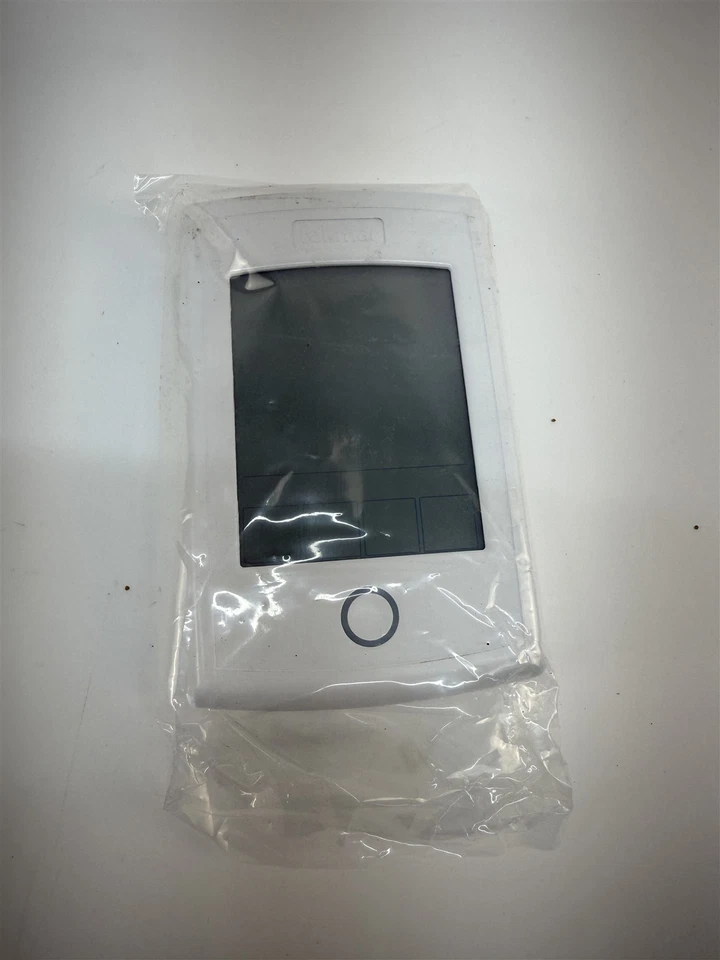 Tekmar 553 Thermostat white. Two Stage Heat, One Stage Cool, Fan - Image 2 of 4