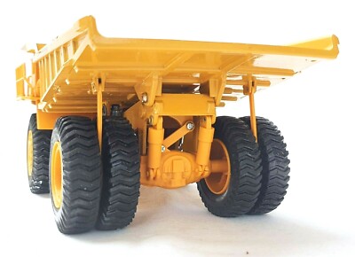 Diapet Japan 1:50 KOMATSU HEAVY DUMP TRUCK HD1200 M Construction